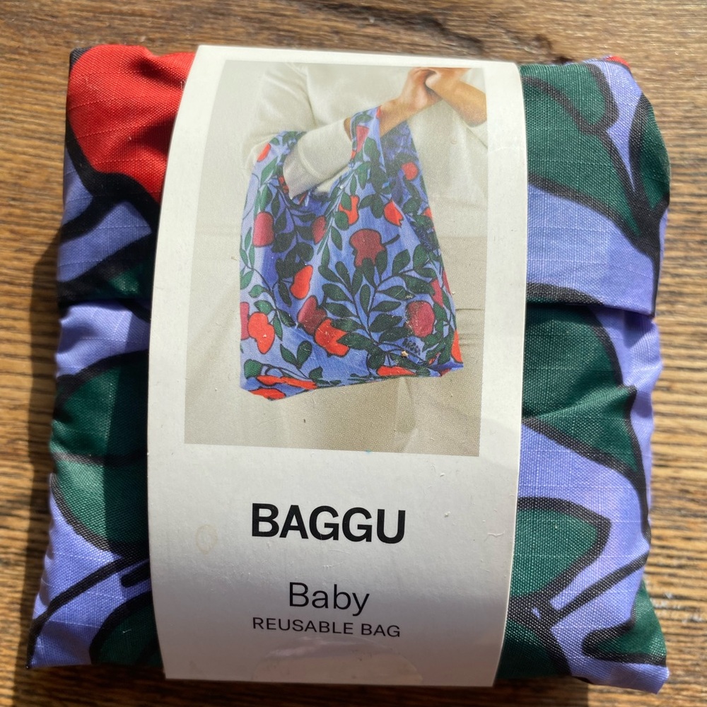 Baggu reusable bag with pretty 🌶 plant print